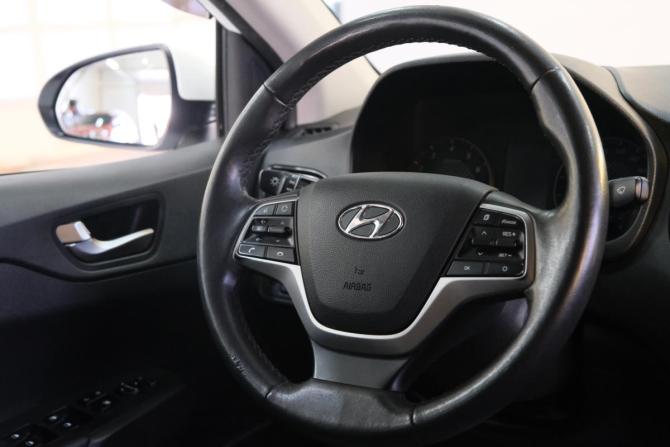 Hyundai Solaris II Рестайлинг с пробегом 2021 года, цена 1 259 000 рублей, 162000 км, седан, Автокод Объявления
