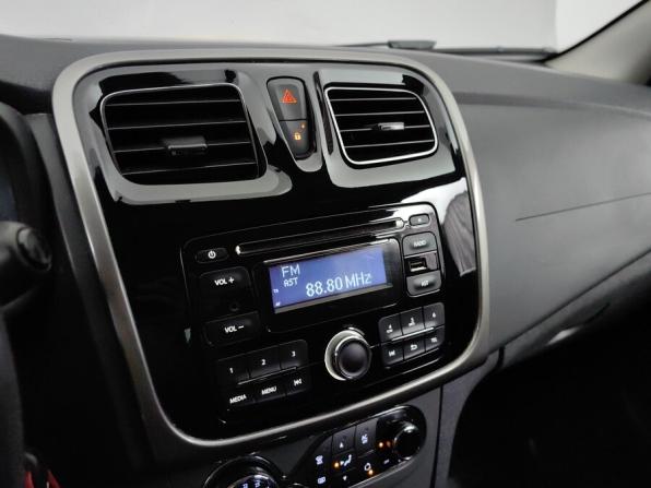 Renault Sandero II с пробегом 2015 года, цена 934 000 рублей, 86707 км, хэтчбек, Автокод Объявления