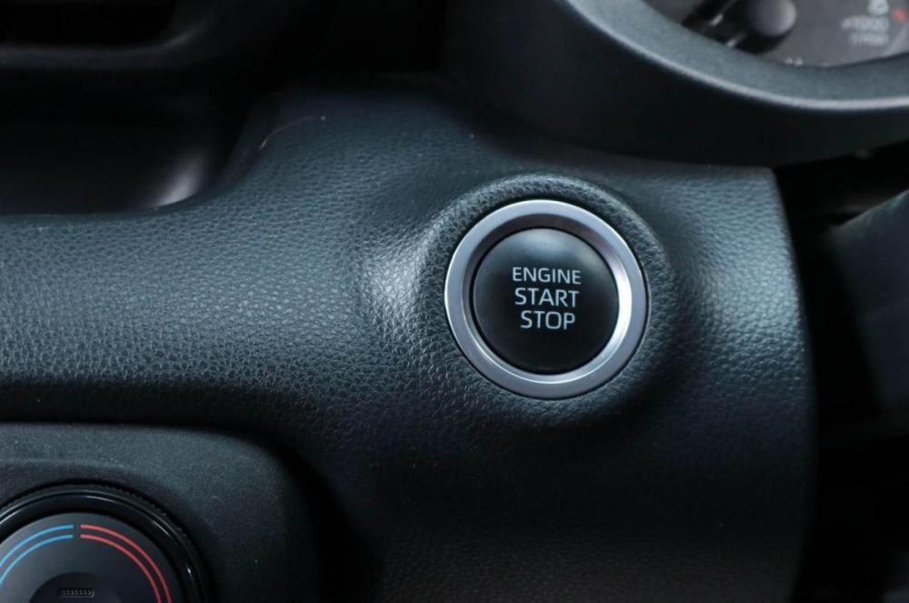 Toyota Yaris IV Челябинск  - изображение 14