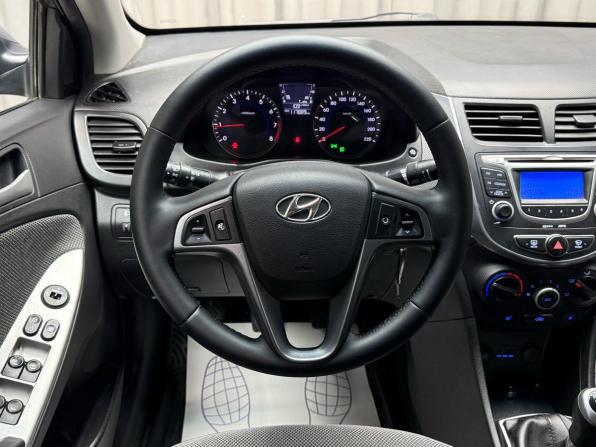 Hyundai Solaris I с пробегом 2013 года, цена 899 000 рублей, 117888 км, седан, Автокод Объявления