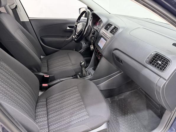 Volkswagen Polo V Рестайлинг с пробегом 2015 года, цена 890 000 рублей, 173128 км, седан, Автокод Объявления