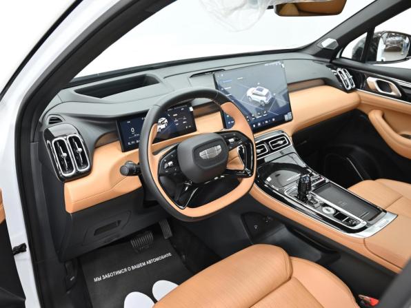 Geely Atlas II с пробегом 2025 года, цена 2 899 000 рублей, 5600 км, внедорожник, Автокод Объявления