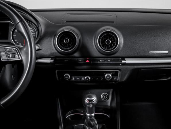 Audi A3 III (8V) Рестайлинг с пробегом 2019 года, цена 1 899 999 рублей, 44500 км, седан, Автокод Объявления