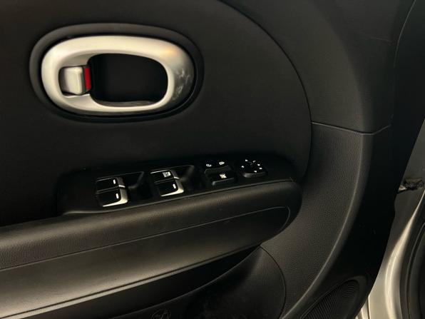 Kia Soul II Рестайлинг с пробегом 2017 года, цена 1 559 000 рублей, 143000 км, хэтчбек, Автокод Объявления