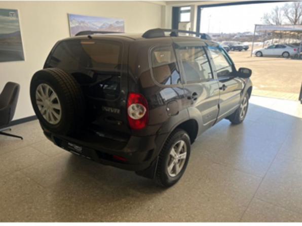Chevrolet Niva I Рестайлинг с пробегом 2009 года, цена 385 000 рублей, 117000 км, внедорожник, Автокод Объявления