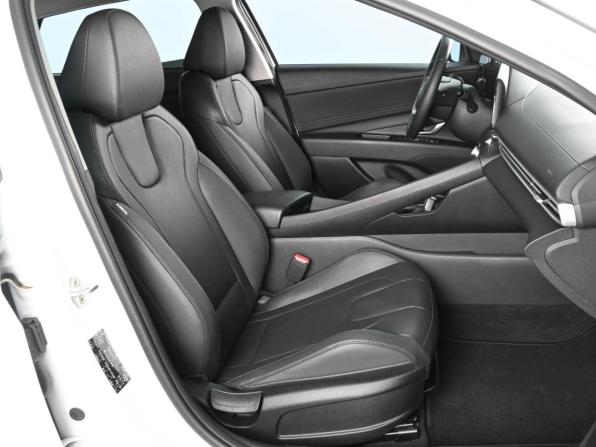 Hyundai Elantra VII (CN7) Рестайлинг с пробегом 2023 года, цена 2 199 000 рублей, 45444 км, седан, Автокод Объявления