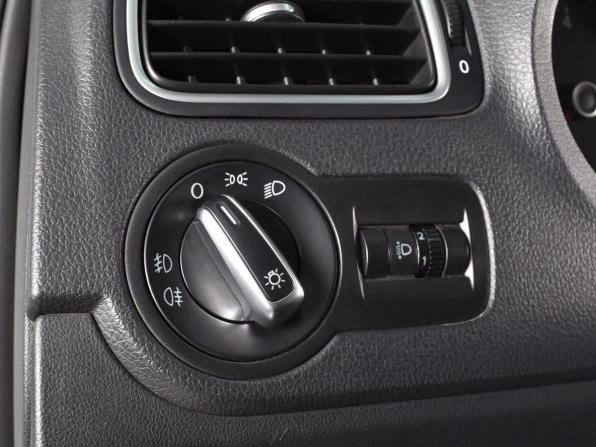 Volkswagen Polo V Рестайлинг с пробегом 2017 года, цена 1 364 995 рублей, 56252 км, седан, Автокод Объявления