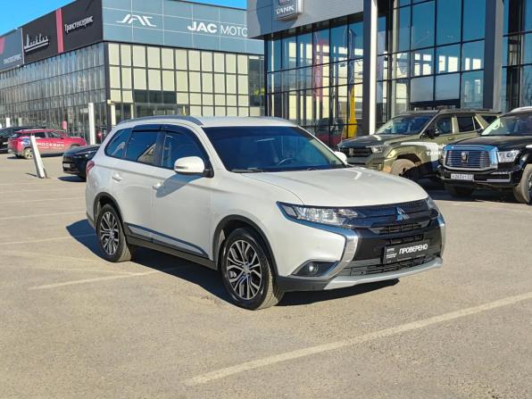 Mitsubishi Outlander III Рестайлинг 2 с пробегом 2018 года, цена 1 451 000 рублей, 175715 км, внедорожник, Автокод Объявления
