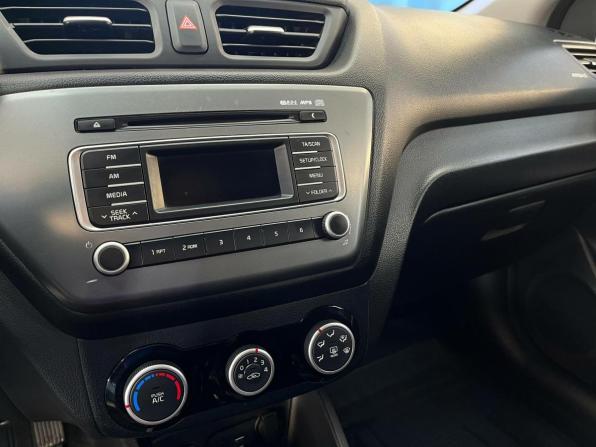 Kia Rio III Рестайлинг с пробегом 2015 года, цена 864 953 рубля, 143700 км, хэтчбек, Автокод Объявления