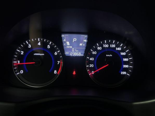 Hyundai Solaris I с пробегом 2012 года, цена 970 000 рублей, 123868 км, седан, Автокод Объявления