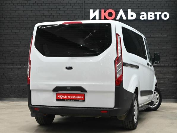 Ford Tourneo Custom I с пробегом 2017 года, цена 2 050 000 рублей, 284180 км, минивэн, Автокод Объявления