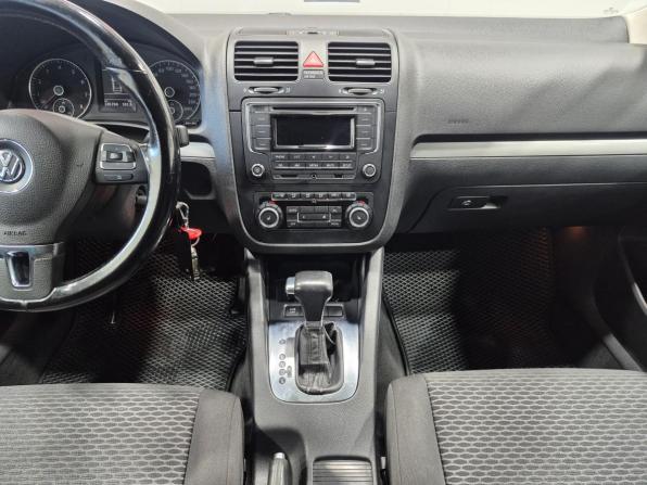 Volkswagen Jetta V с пробегом 2010 года, цена 699 000 рублей, 245200 км, седан, Автокод Объявления