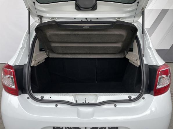 Renault Sandero II с пробегом 2017 года, цена 787 000 рублей, 112300 км, хэтчбек, Автокод Объявления