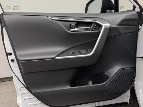 Toyota RAV4 V (XA50) с пробегом 2022 года, цена 3 890 000 рублей, 39291 км, внедорожник, Автокод Объявления