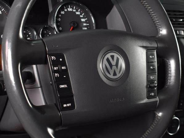 Volkswagen Touareg I Рестайлинг с пробегом 2009 года, цена 1 449 995 рублей, 259259 км, внедорожник, Автокод Объявления