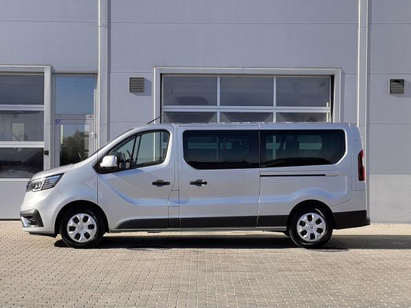 Renault Trafic III Рестайлинг с пробегом 2022 года, цена 3 640 000 рублей, 137565 км, минивэн, Автокод Объявления