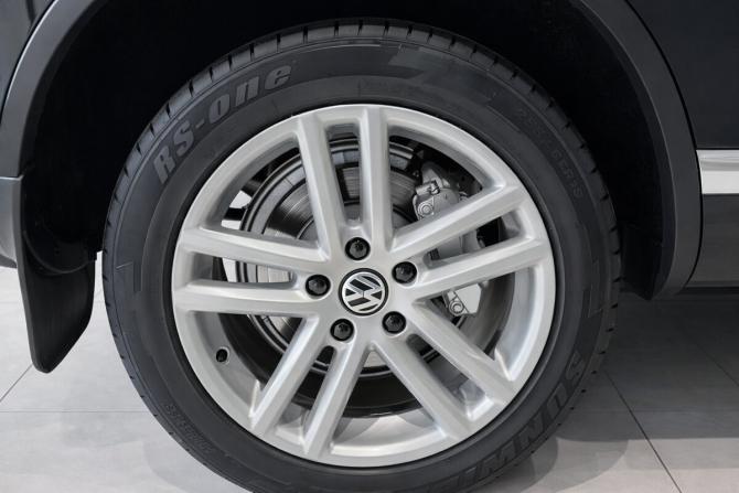 Volkswagen Touareg II Рестайлинг с пробегом 2015 года, цена 2 175 000 рублей, 208366 км, внедорожник, Автокод Объявления