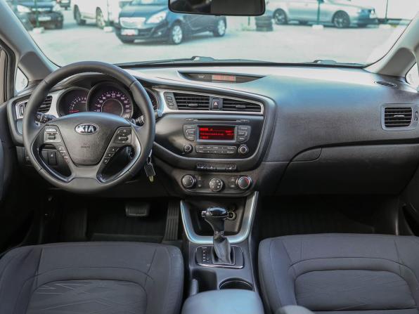 Kia Ceed II Рестайлинг с пробегом 2017 года, цена 1 349 000 рублей, 171609 км, универсал, Автокод Объявления