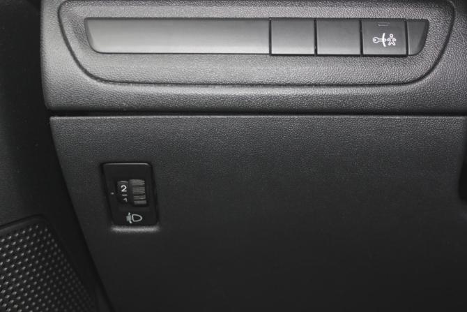 Peugeot 208 I с пробегом 2013 года, цена 665 000 рублей, 134512 км, хэтчбек, Автокод Объявления