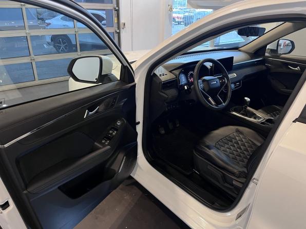 Haval Jolion I с пробегом 2023 года, цена 1 875 000 рублей, 45727 км, внедорожник, Автокод Объявления