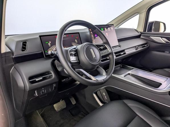 Wey 80 с пробегом 2024 года, цена 6 100 000 рублей, 12879 км, минивэн, Автокод Объявления