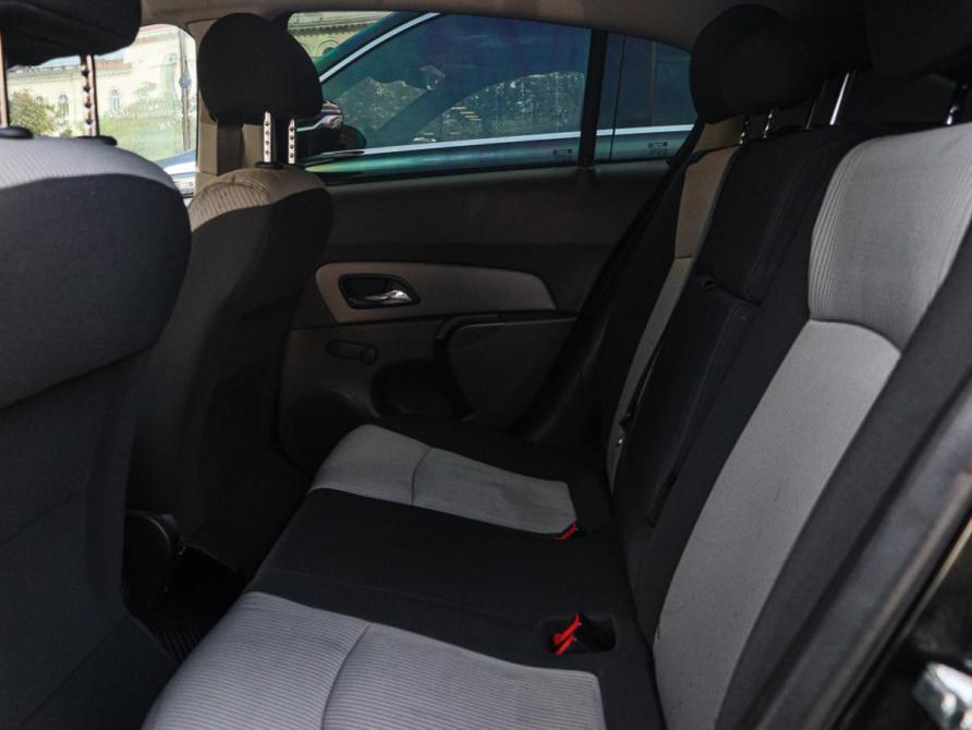 Chevrolet Cruze I Рестайлинг Москва  - изображение 8