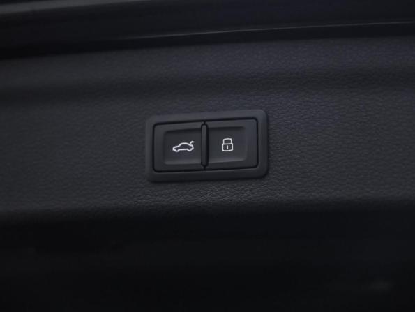 Audi Q3 II (F3) с пробегом 2019 года, цена 3 499 000 рублей, 66669 км, внедорожник, Автокод Объявления