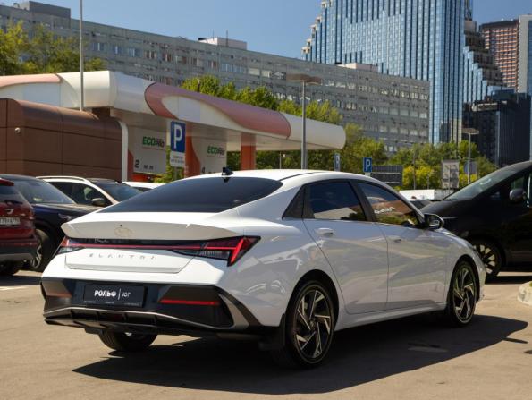 Hyundai Elantra VII (CN7) Рестайлинг с пробегом 2024 года, цена 2 188 000 рублей, 19617 км, седан, Автокод Объявления