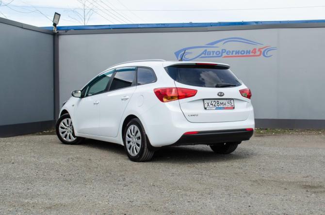 Kia Ceed II с пробегом 2013 года, цена 930 000 рублей, 210000 км, универсал, Автокод Объявления
