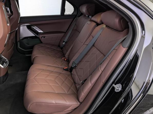 BMW 7 серии VII (G70) с пробегом 2025 года, цена 15 050 000 рублей, 8049 км, седан, Автокод Объявления