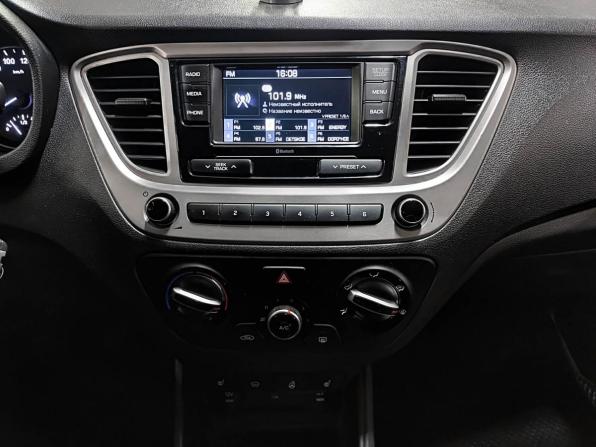 Hyundai Solaris II с пробегом 2019 года, цена 1 080 000 рублей, 190162 км, седан, Автокод Объявления