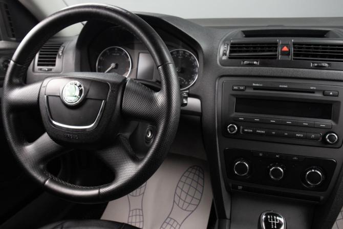 Skoda Octavia II (A5) Рестайлинг с пробегом 2012 года, цена 599 000 рублей, 142153 км, лифтбек, Автокод Объявления
