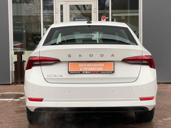 Skoda Octavia IV (A8) с пробегом 2021 года, цена 2 365 000 рублей, 78775 км, лифтбек, Автокод Объявления