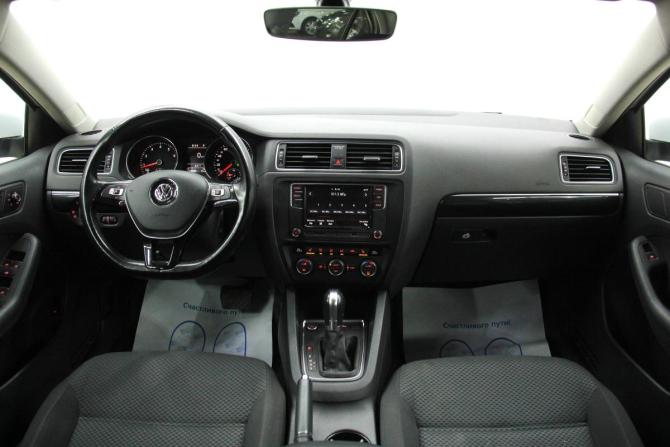 Volkswagen Jetta VI Рестайлинг с пробегом 2018 года, цена 1 499 000 рублей, 174439 км, седан, Автокод Объявления