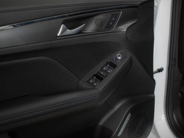 Haval Jolion I Рестайлинг с пробегом 2024 года, цена 2 425 000 рублей, 6048 км, внедорожник, Автокод Объявления