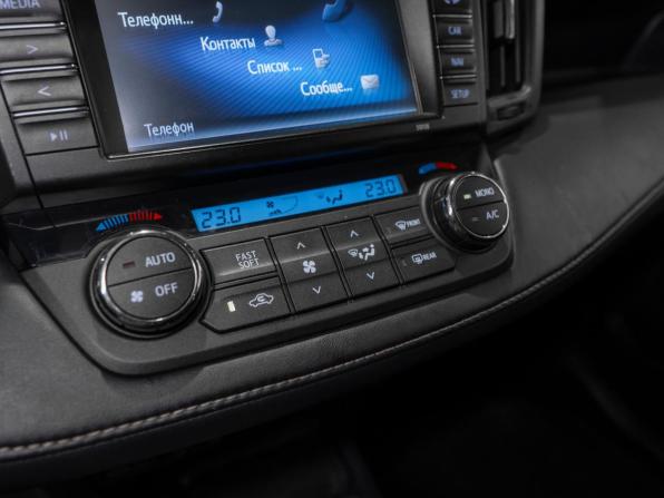 Toyota RAV4 IV (XA40) Рестайлинг с пробегом 2019 года, цена 2 550 000 рублей, 109212 км, внедорожник, Автокод Объявления