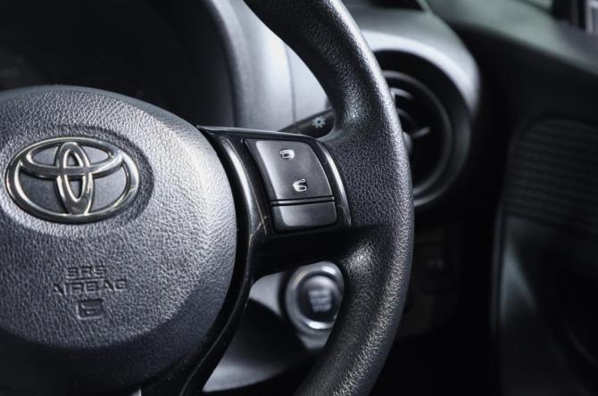 Toyota Vitz III (XP130) Рестайлинг 2 с пробегом 2018 года, цена 1 199 000 рублей, 71000 км, хэтчбек, Автокод Объявления