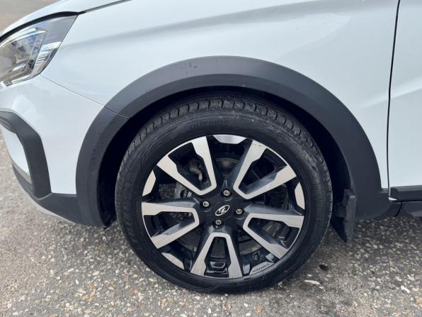 Lada (ВАЗ) Vesta I Рестайлинг (NG) с пробегом 2024 года, цена 1 295 000 рублей, 38000 км, универсал, Автокод Объявления