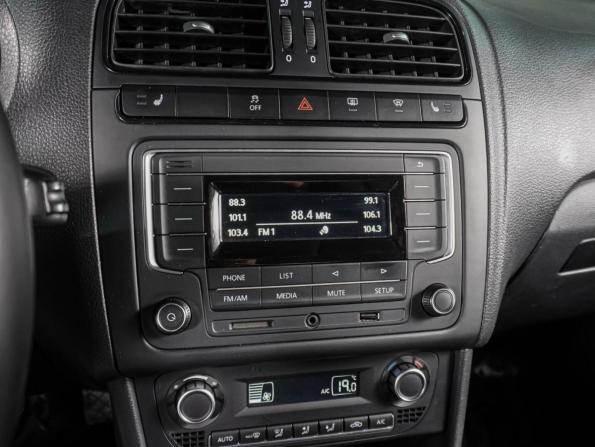 Volkswagen Polo V Рестайлинг с пробегом 2016 года, цена 1 114 000 рублей, 138755 км, седан, Автокод Объявления