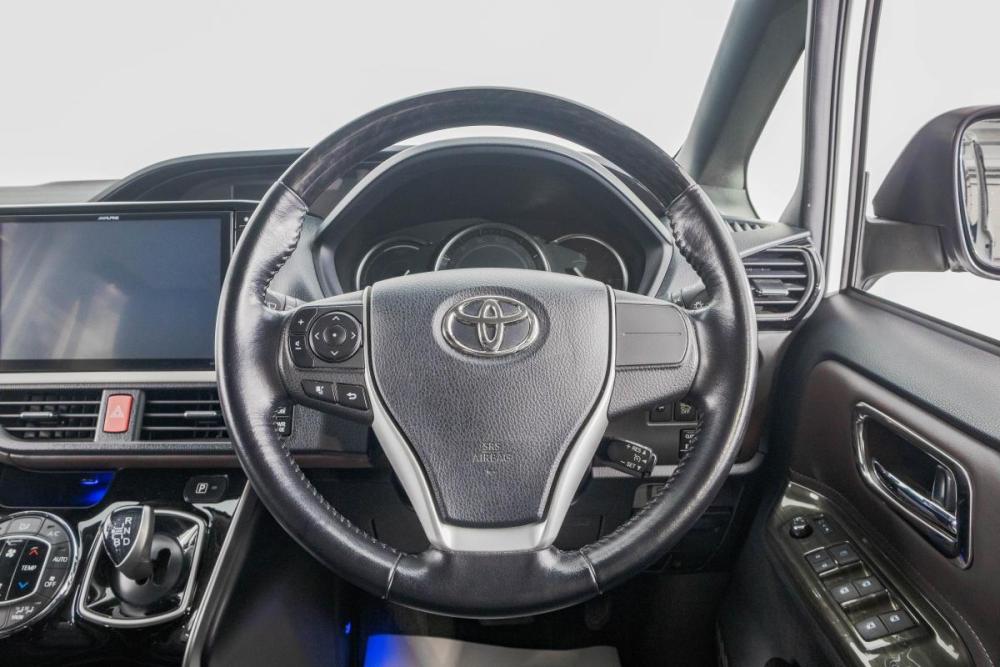Toyota Esquire I Барнаул  - изображение 15