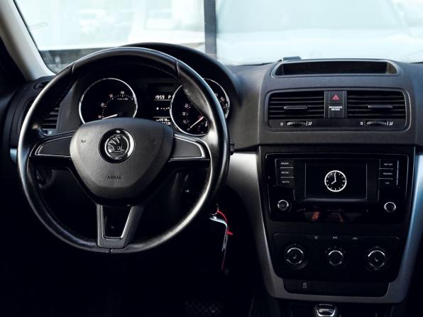 Skoda Yeti I Рестайлинг с пробегом 2017 года, цена 1 409 000 рублей, 172000 км, внедорожник, Автокод Объявления