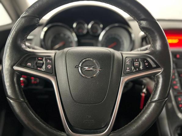 Opel Astra J Рестайлинг с пробегом 2013 года, цена 650 000 рублей, 199000 км, хэтчбек, Автокод Объявления