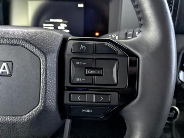 Toyota Land Cruiser Prado 250 Series с пробегом 2024 года, цена 9 530 000 рублей, 27770 км, внедорожник, Автокод Объявления