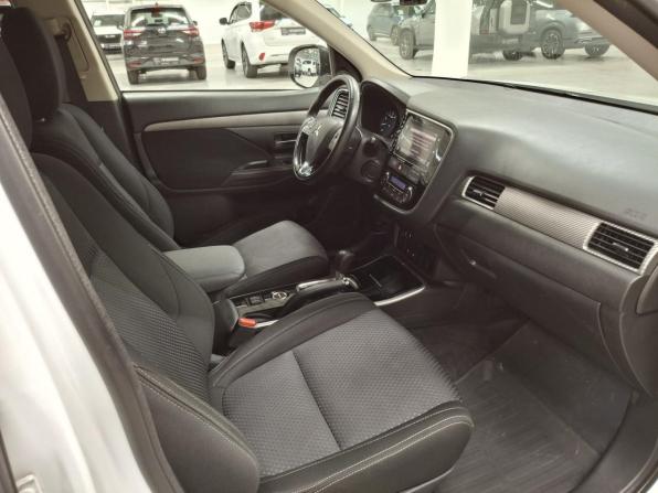 Mitsubishi Outlander III Рестайлинг 3 с пробегом 2018 года, цена 2 320 000 рублей, 86500 км, внедорожник, Автокод Объявления