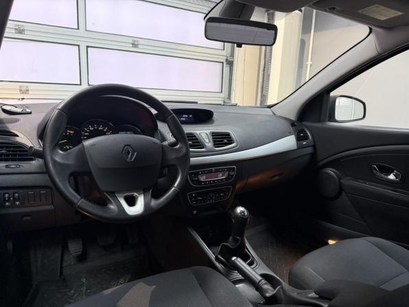 Renault Fluence I с пробегом 2012 года, цена 780 000 рублей, 216446 км, седан, Автокод Объявления
