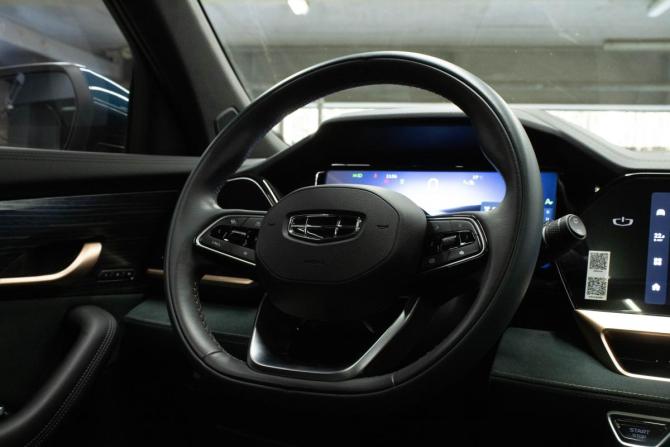 Geely Monjaro I с пробегом 2023 года, цена 3 030 000 рублей, 47965 км, внедорожник, Автокод Объявления