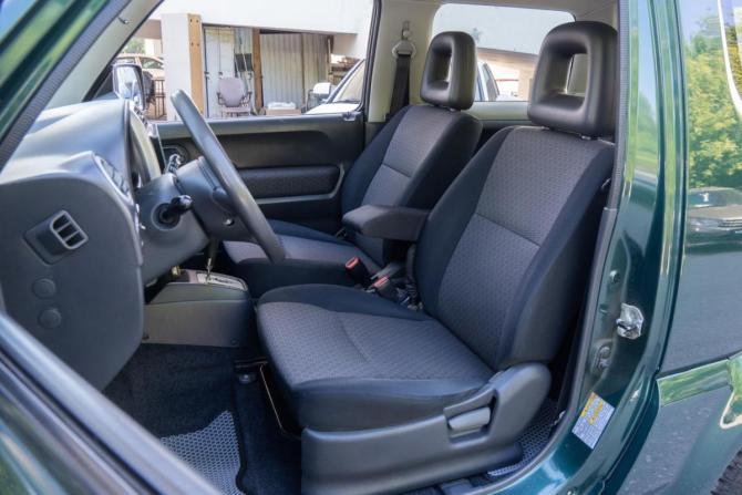 Suzuki Jimny III Рестайлинг 1 с пробегом 2007 года, цена 1 389 000 рублей, 67279 км, внедорожник открытый, Автокод Объявления