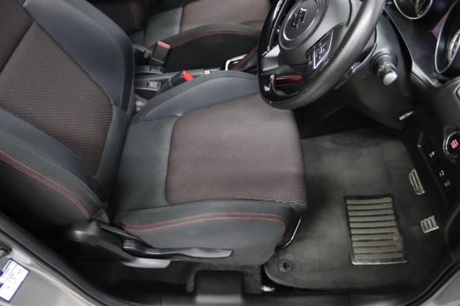 Suzuki Swift V с пробегом 2018 года, цена 1 355 550 рублей, 53082 км, хэтчбек, Автокод Объявления