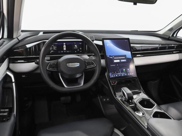 Geely Atlas II с пробегом 2024 года, цена 3 249 500 рублей, 16749 км, внедорожник, Автокод Объявления