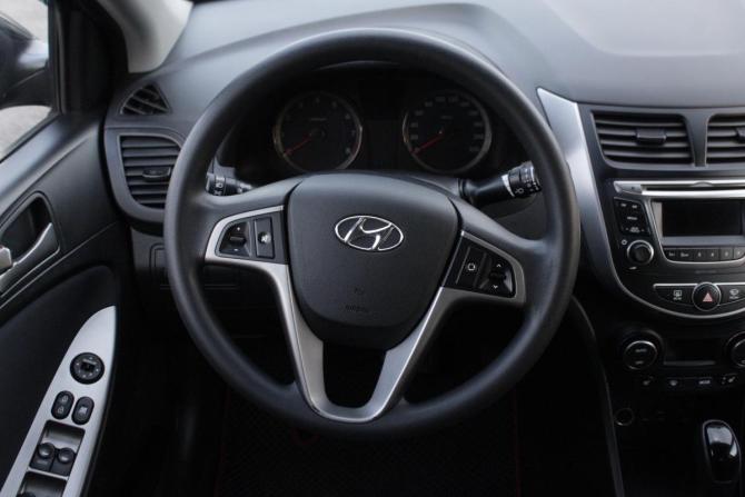 Hyundai Solaris I Рестайлинг с пробегом 2016 года, цена 1 295 000 рублей, 141040 км, седан, Автокод Объявления